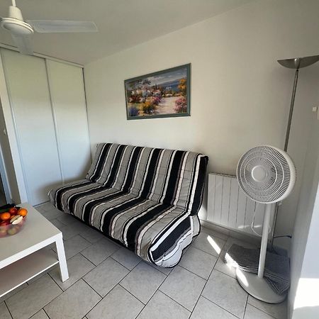 Joli Studio Tres Clair A Proximite Mer Pour 3 Personnes La Londe-les-Maures Exterior foto